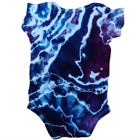 Plum Bittie Tie Dye onesie 3-6 months Purple and Blue Geode Style Soft Comfy - Picture 6 of 6